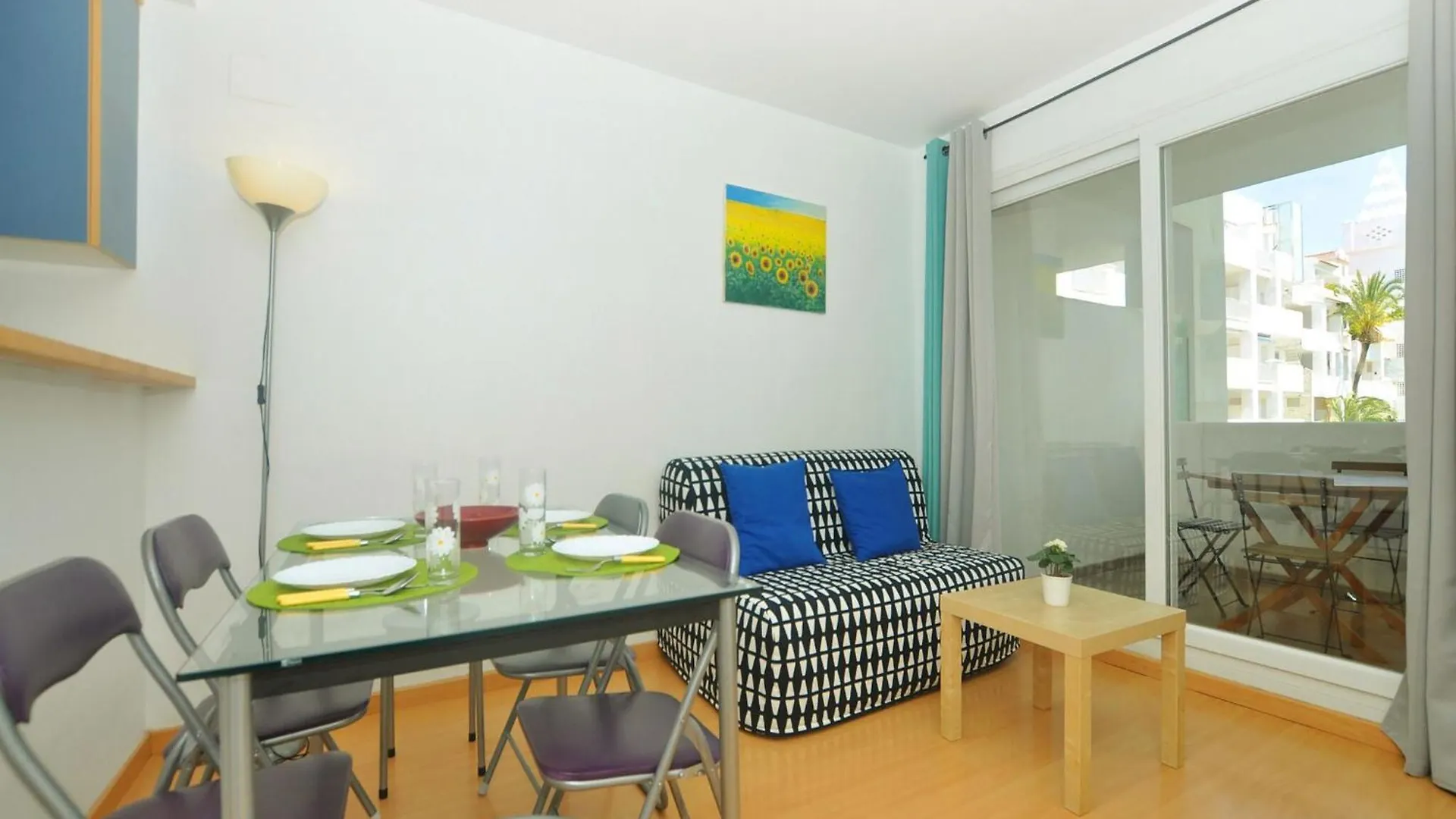 Apartment In Roses With Pool View Ampuriabrava